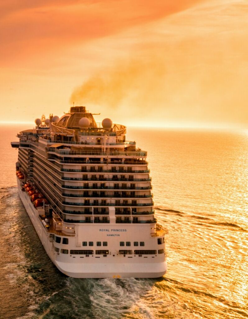 <span style="color: #ffffff;">Luxury</span><br>
<span style="color: #ffffff; font:Times; font-size:24pt;">Cruises</span>