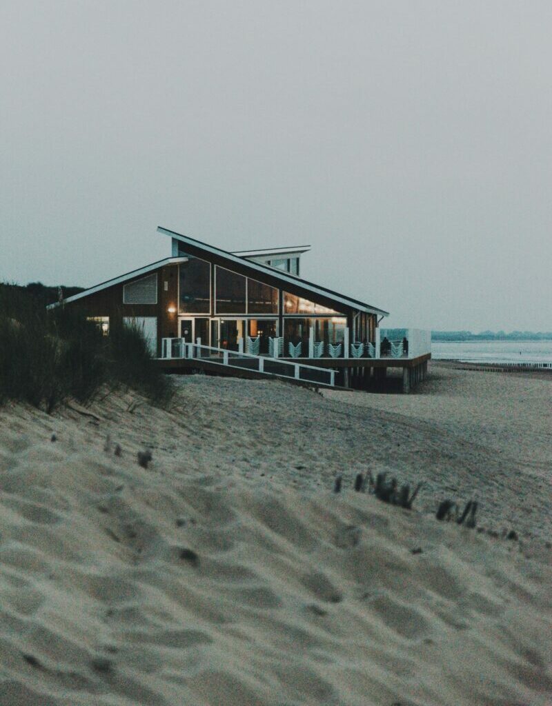 Oceanfront<br><span style="color: #ffffff; font:Times; font-size:24pt;">Escapes</span>